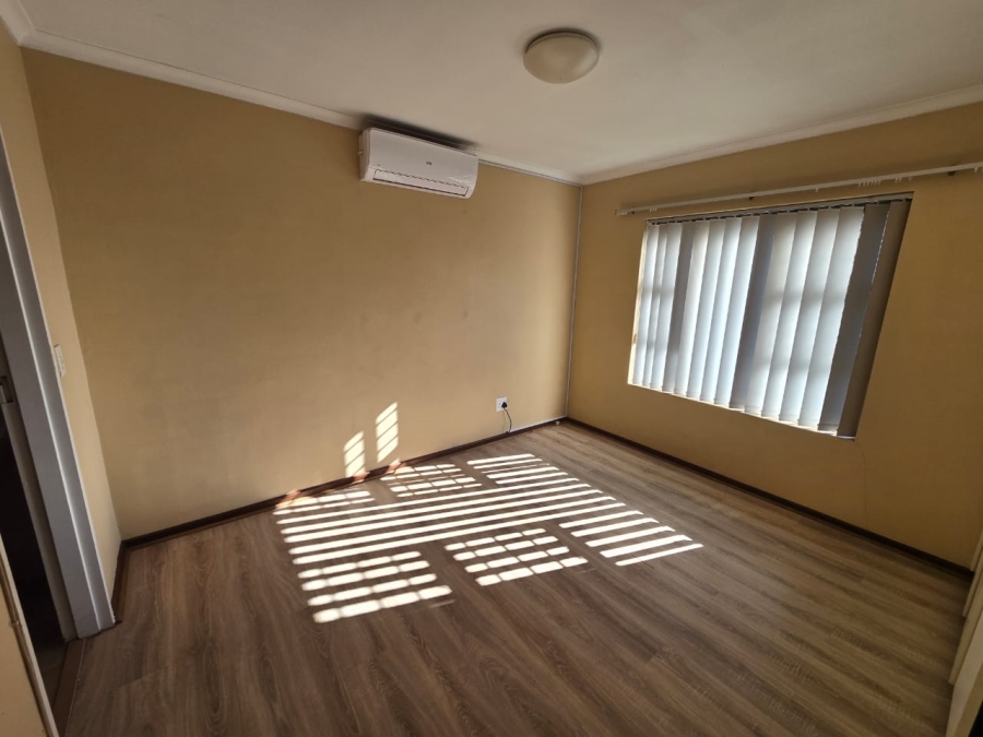 To Let 3 Bedroom Property for Rent in Protea Heights Western Cape